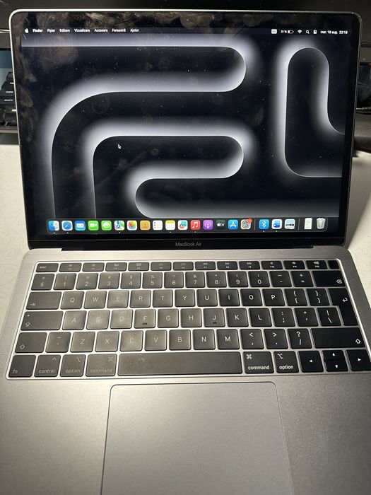 Vand MacBook Air 13″ 2019, i5 1.6 GHz, 8 GB, Intel UHD Graphics 617