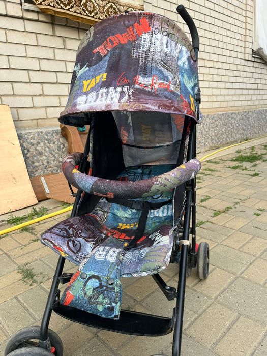 Продам прогулочную коляску