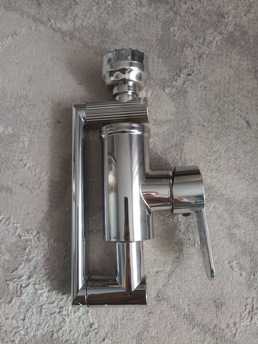 Смеситель для ванной