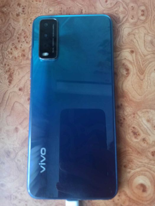 Продам смартфон Vivo Y12s