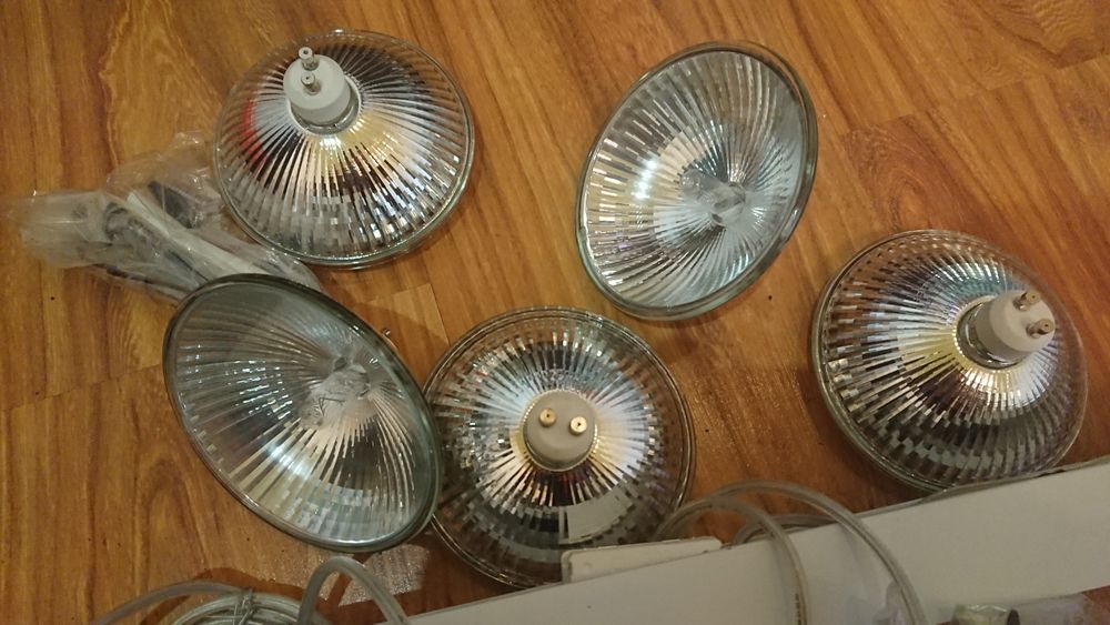 Полилей със лампи