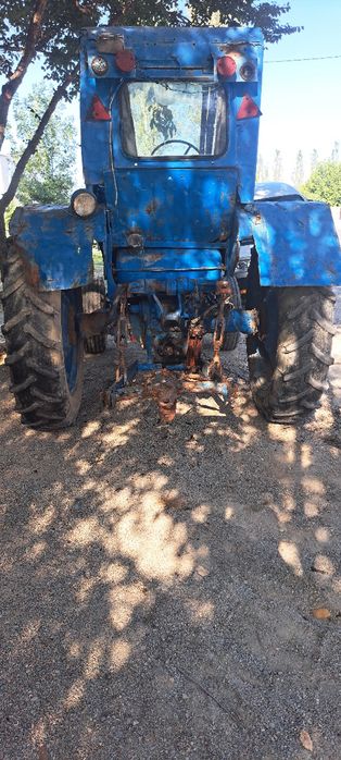 28 traktor sotiladi