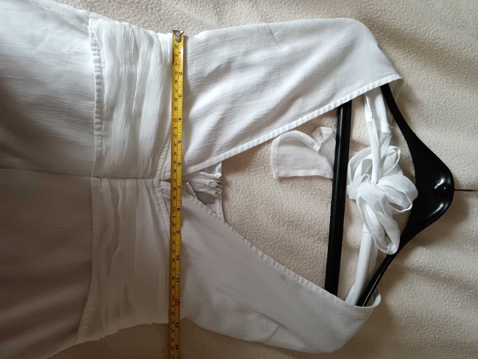 Бял официален гащеризон