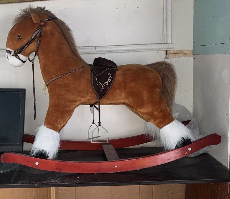 Качалка лошадь б/у