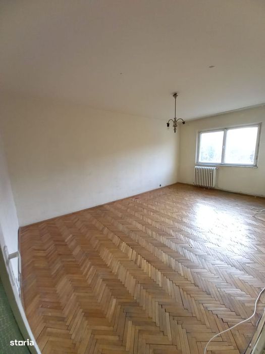 3 camere, 2 bai, frumos compartimentat, hol patrat, zona Nord