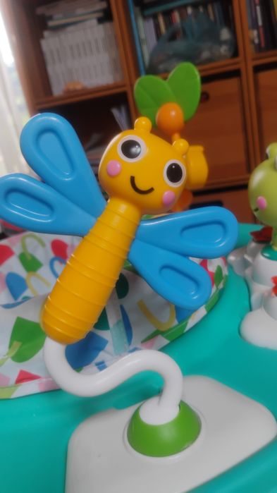 Bright Starts - Centru de activitati 2 in 1 Playful Pond