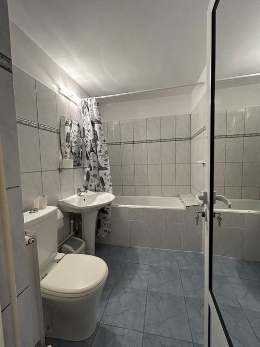 Închiriez apartament cu doua camere