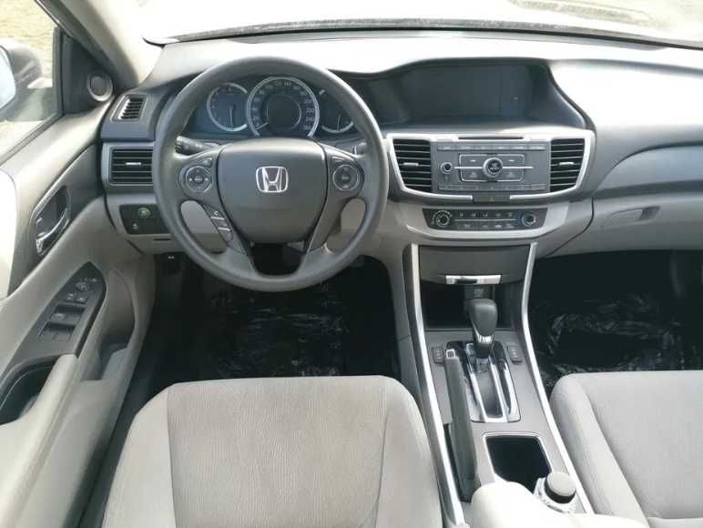 ПРОДАВАМ автомобил Honda Accord Honda Accord