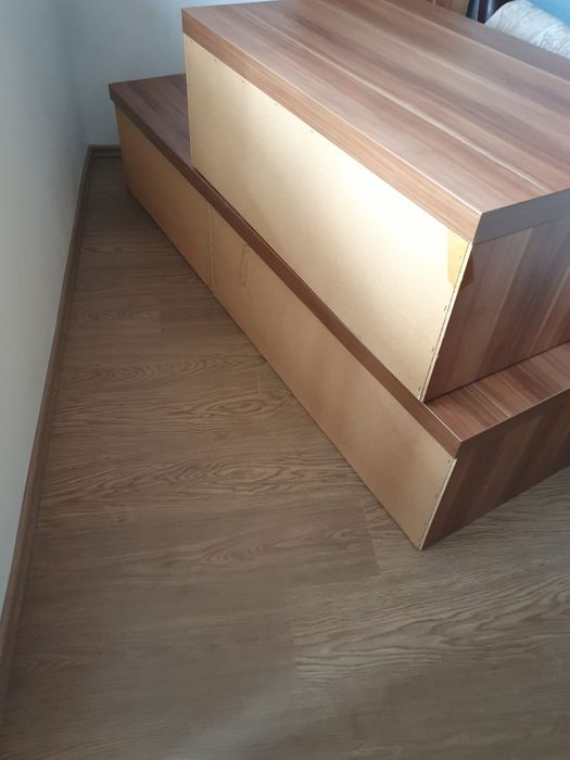 Mobila living diferite corpuri 200 lei /bucata