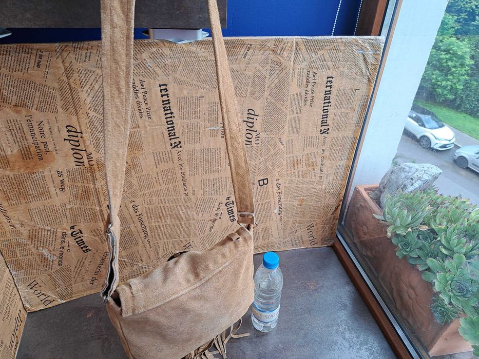 дамска чанта,малка велурена чантичка с ресни-естествена кожа,етно