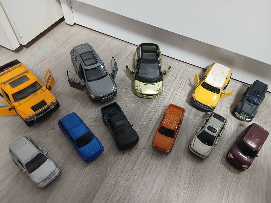 Метални коли ..ии