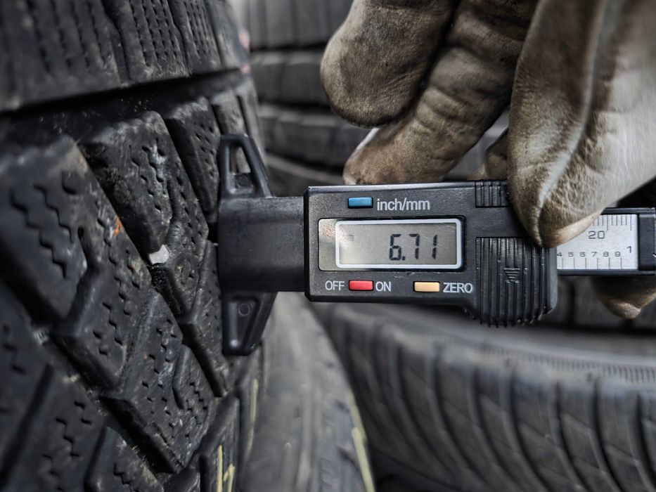 2бр Зимни гуми за бус 215 65 16 С - Lassa - DOT 2024