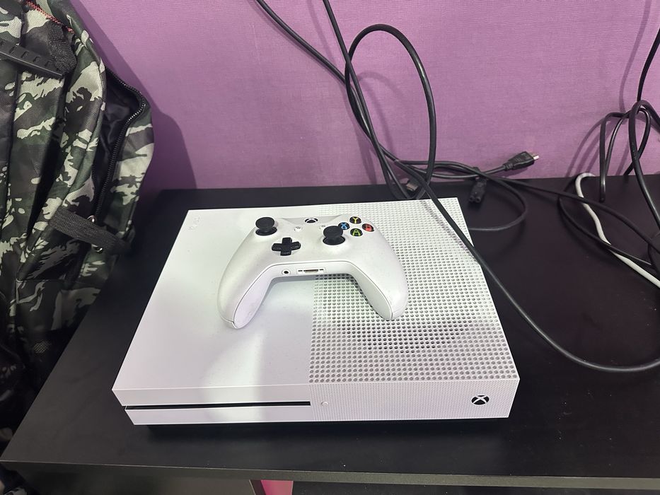 Xbox one s с джойстик