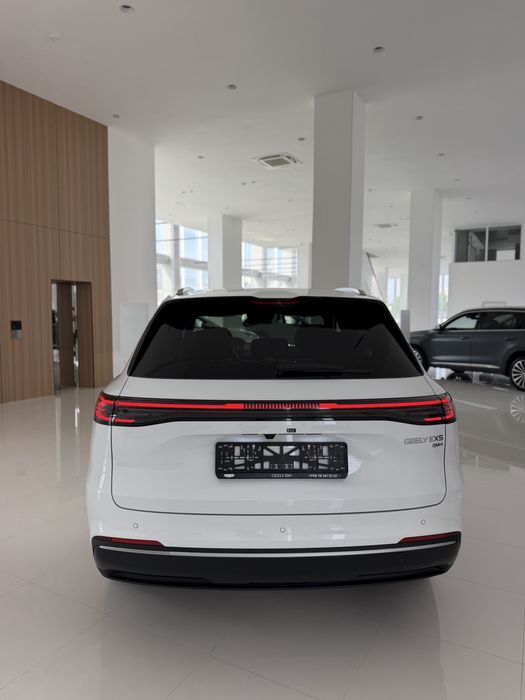 Geely EX5-EMi.