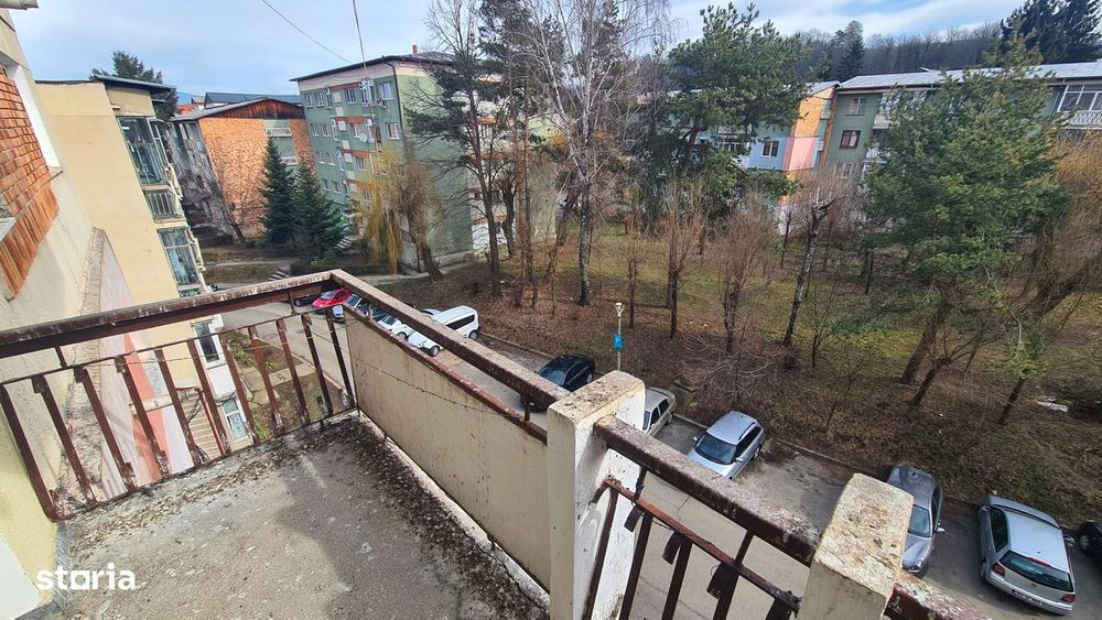Apartament cu 2 camere de vânzare în Curtea de Argeș.