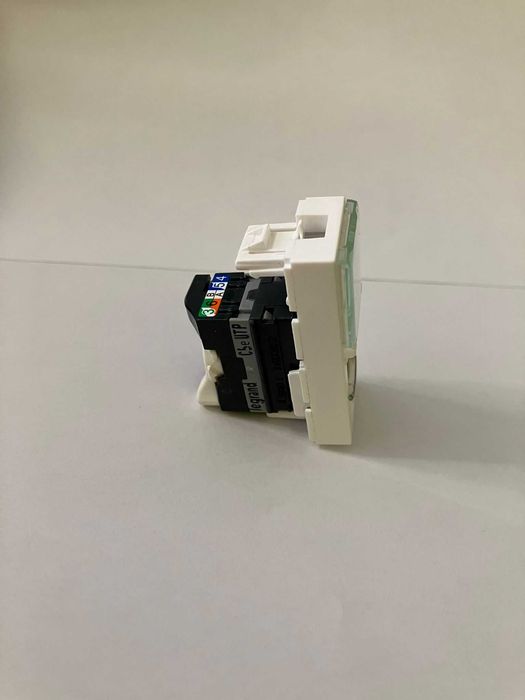 Priza cat. 5e RJ 45 - UTP - 1 modul - Alb *LEGRAND*