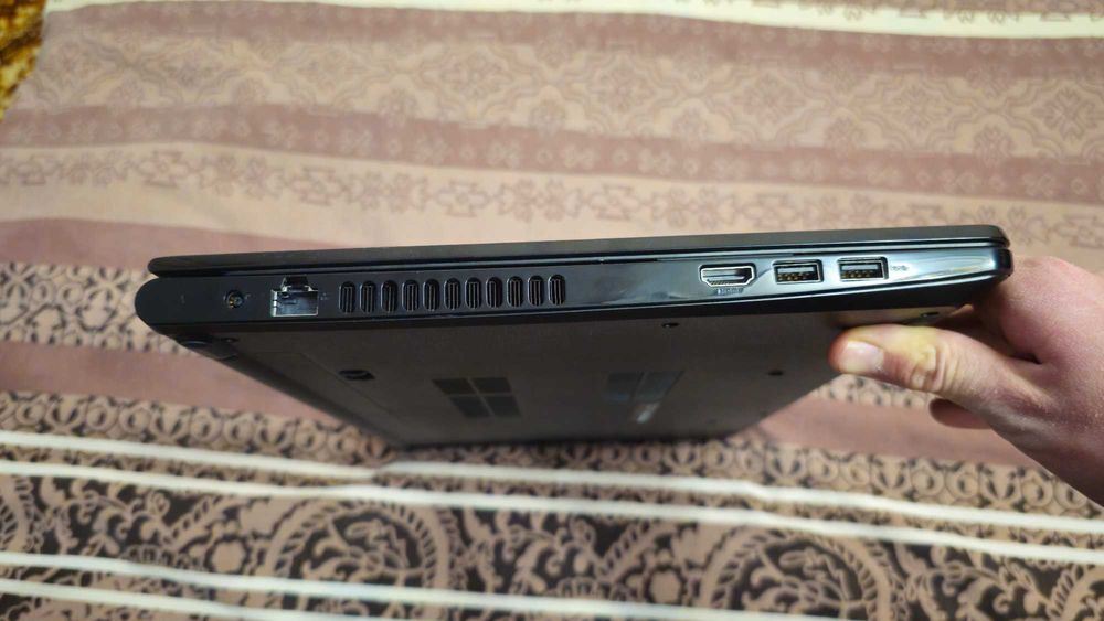 DELL Inspirion 15 3000 като нов