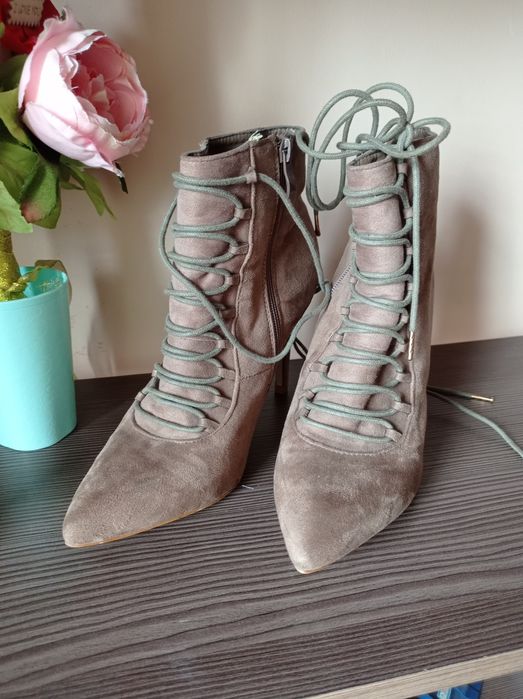 Продам ботильоны замша