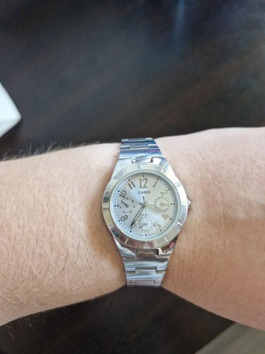 Дамски часовник Casio