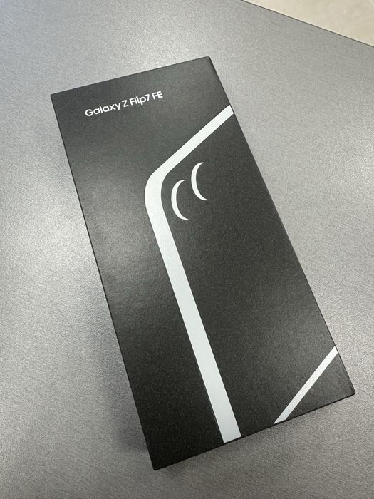 Samsung Galaxy Z Flip7 FE - НОВ