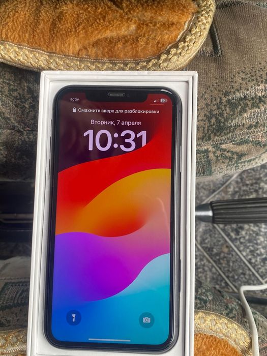 iPhone 11/128 память