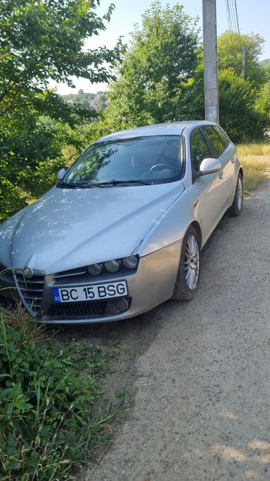 Vând alfa romeo 159