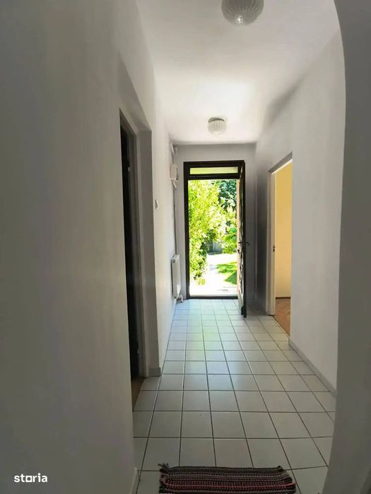 Proprietate rară: apartament 4 camere cu curte de 200 mp