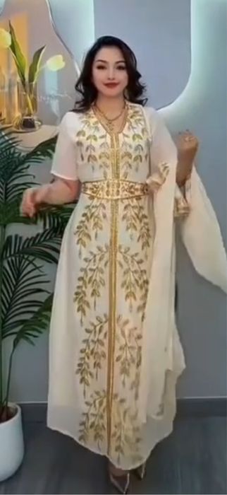 Продам платье размер 48-50