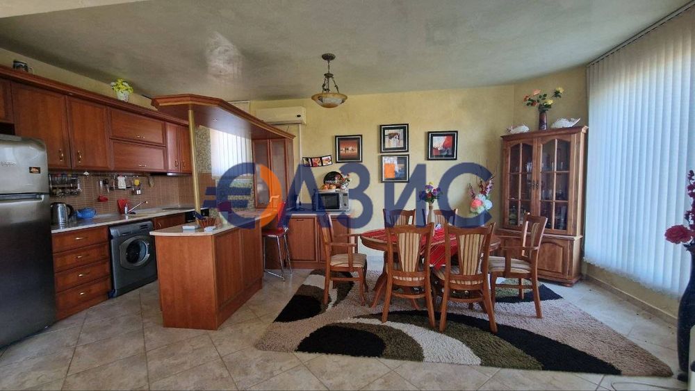 Къща 173 кв. м. на парцел 757 кв. м., в с. близнаци, Общ. Аврен,