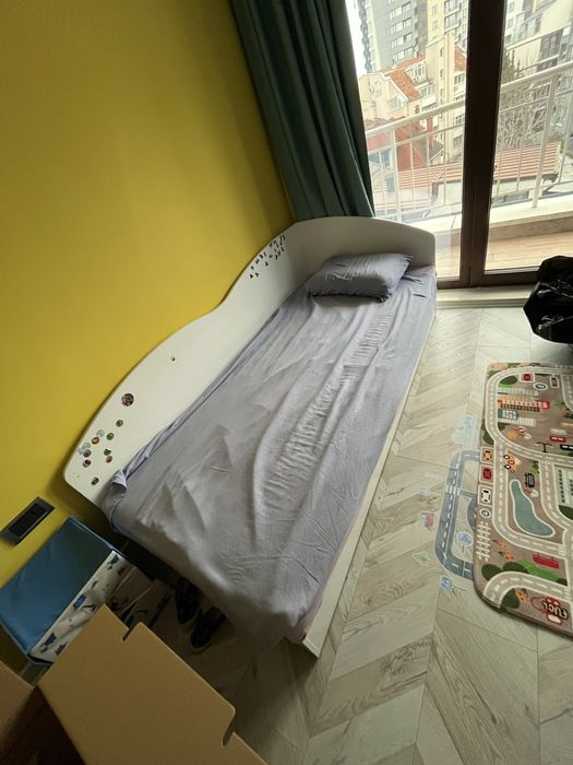 Единично легло 90/200 с ракла (място за съхранение) + с матрак Нани