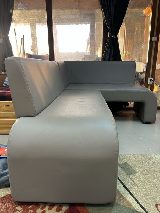 Диван- ъглов със забележка