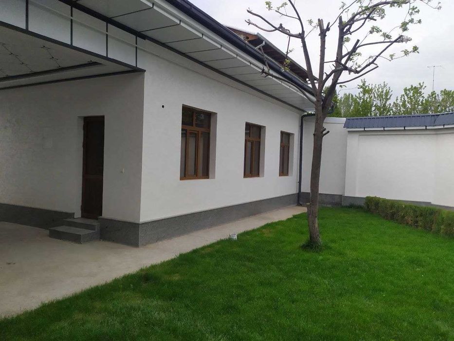 Zangiota tumanida 5 sothli uy sotiladi