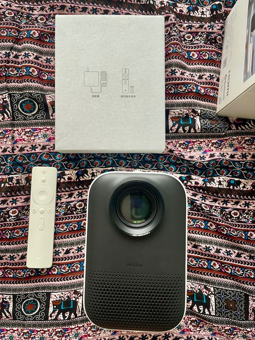 Проектор Xiaomi Redmi