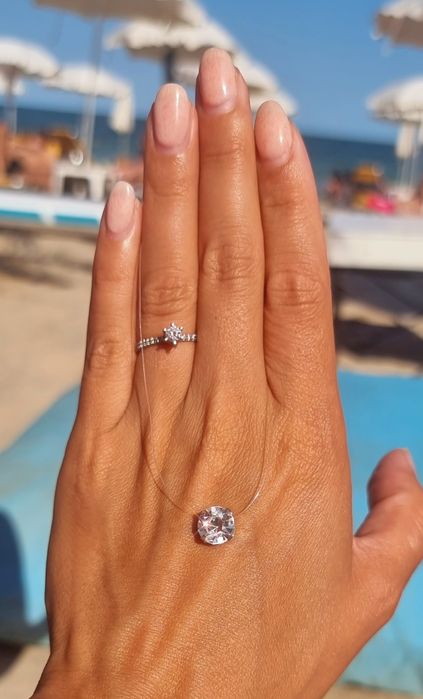 Колиета с Цирконий върху корда