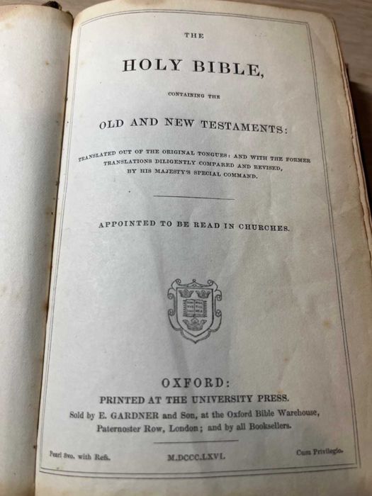 Biblia / Biblie veche ,engleza, an 1866 , coperta piele, 17x12x4 cm