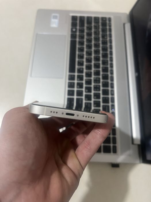 Айфон 12  срочно сотилади обмен йок