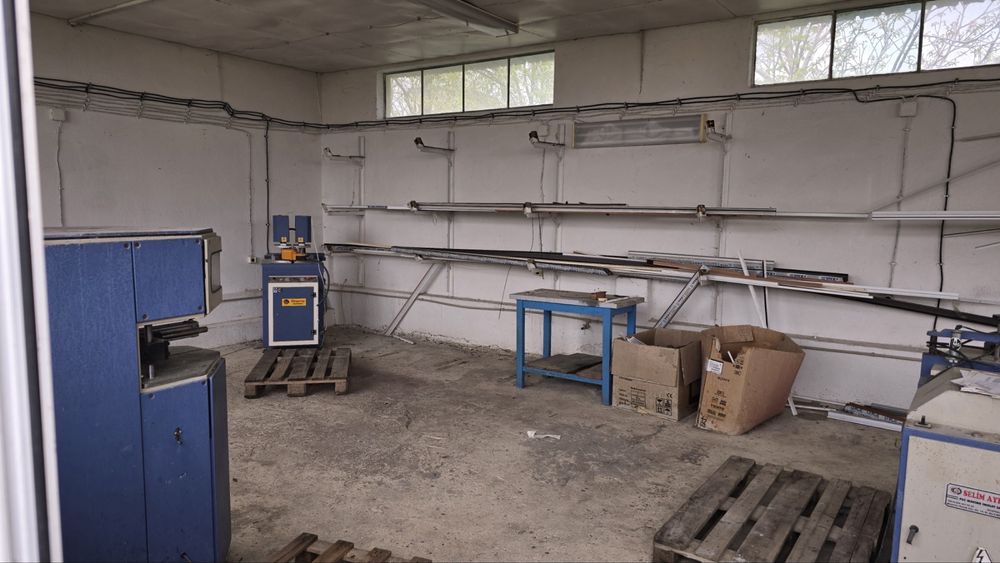 Продава се Промишлена сграда в Варна, Възраждане 1 - 2000 кв.м за 1 €/кв.м - Снимка #5