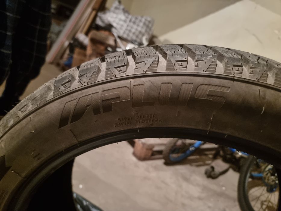 Зимние шипованные шины APLUS 255/45 R20, 2024 г., 4 шт.