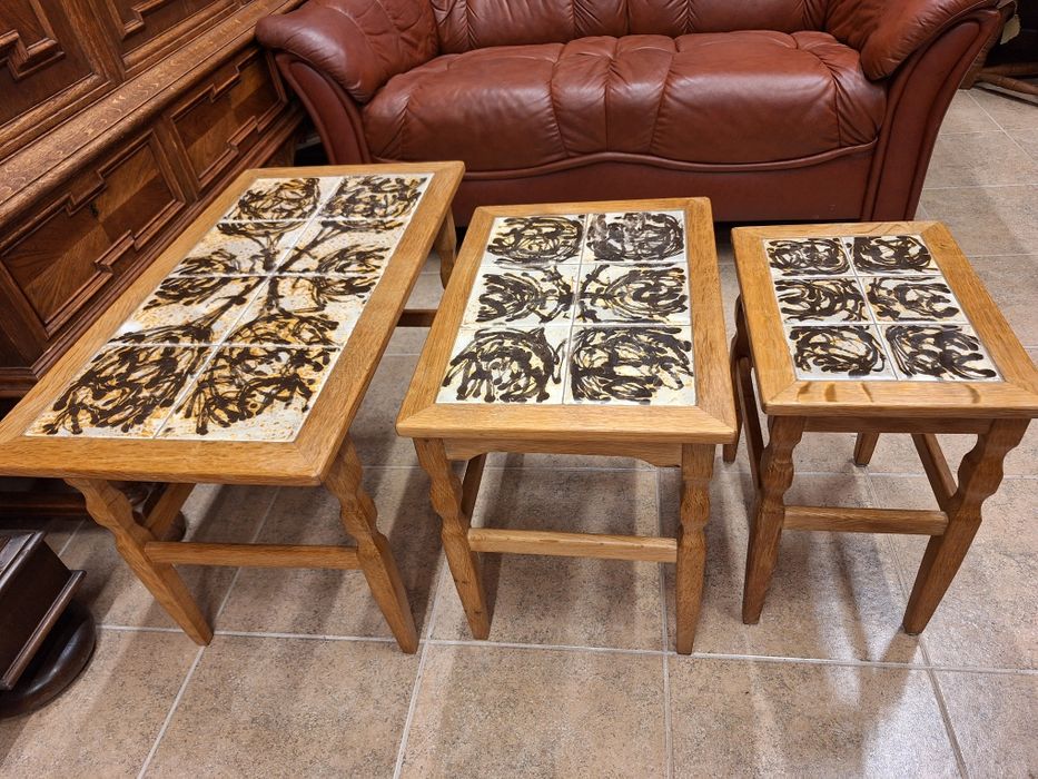 К - т три помощни масички с плочки