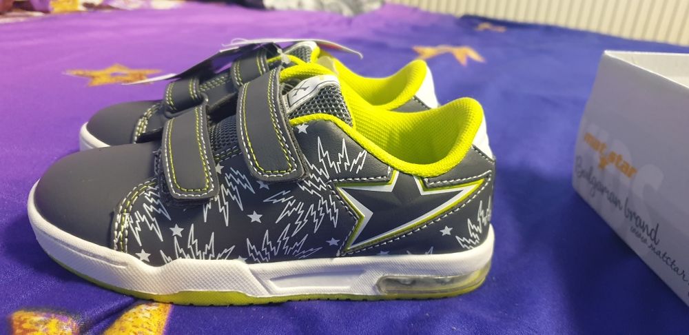 Детски сникърси за момче