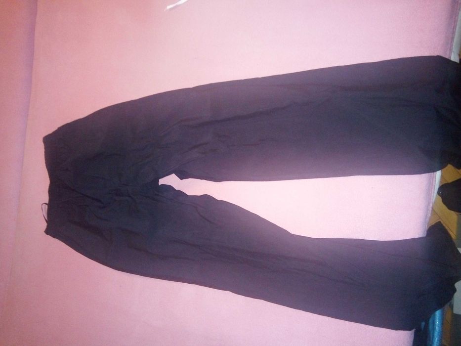 Pantaloni damă mărimea S sau XS prețuri de la 29 RON