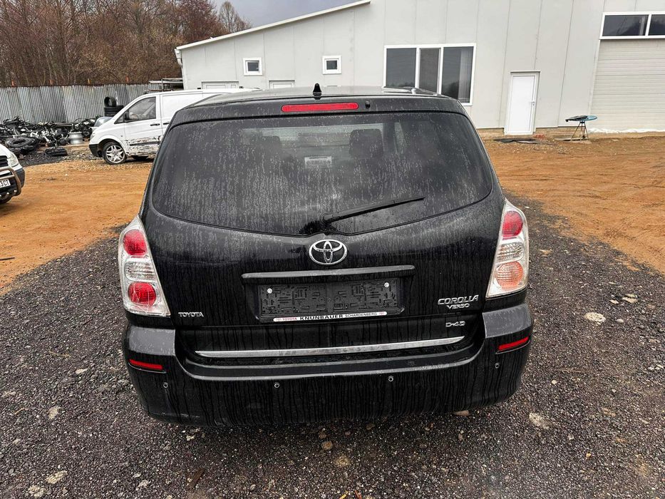 На части: Toyota Corolla Verso 2.2 D-4D (136 к.с.), 2007 г.