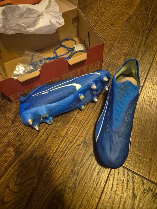 Футболни обувки/Бутонки