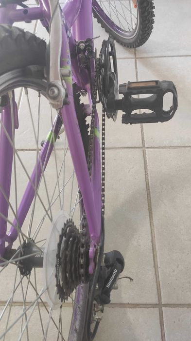 Велосипед юношески неизползвано.