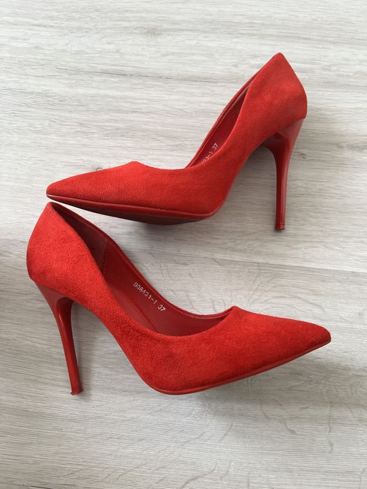 Туфли на каблуке