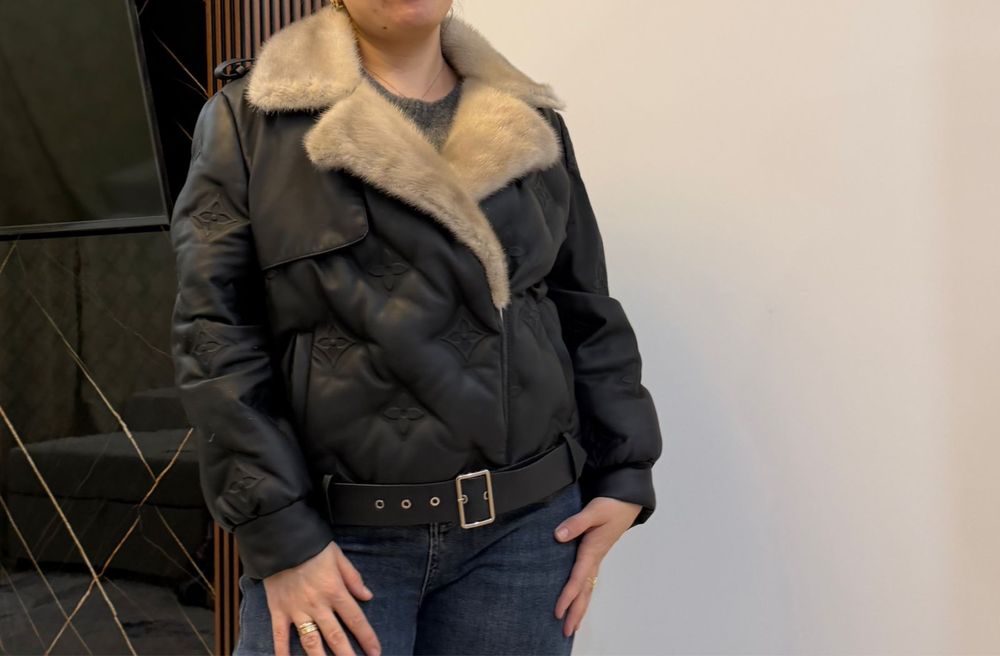 Кожаная куртка с норковым воротником