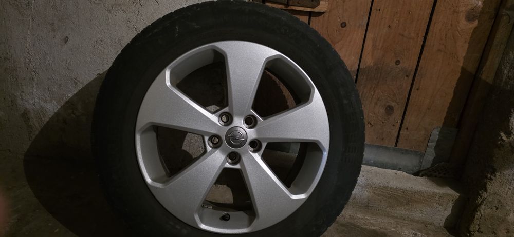 Jenți de aliaj + cauciucurii de vară