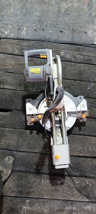 торцовочная пила. Tarsofka 254 ineco BM2S18004