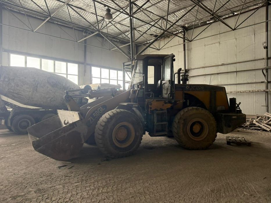 Продам фронтальный погрузчик