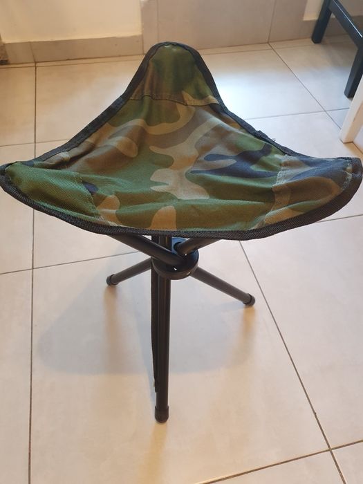 Scaun pliabil cu 3 picioare